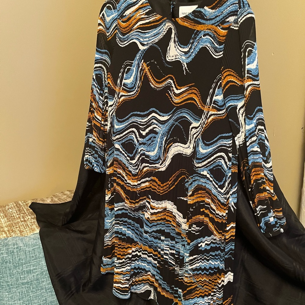 Nine West Multicolor Wave Pattern Dress.